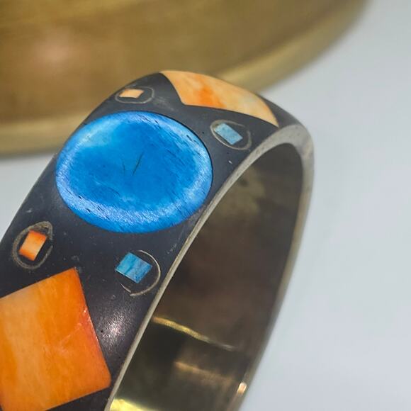 VTG MCM Atomic Cosmic 3/4” Brass Bangle BK OR & BL Bovine Bone Inlay SZ 8.75 - Picture 9 of 10